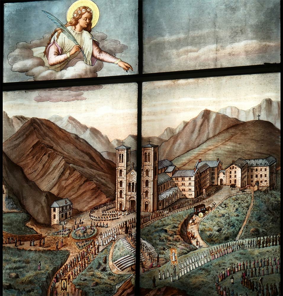 Heiligdom van Maria, La Salette, glas in lood raam van heiligdom