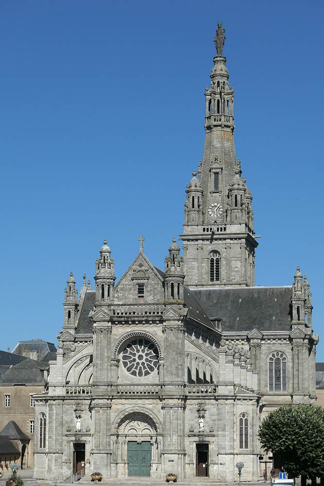 Sainte Anne d'Auray, Pyhän Annen basilika