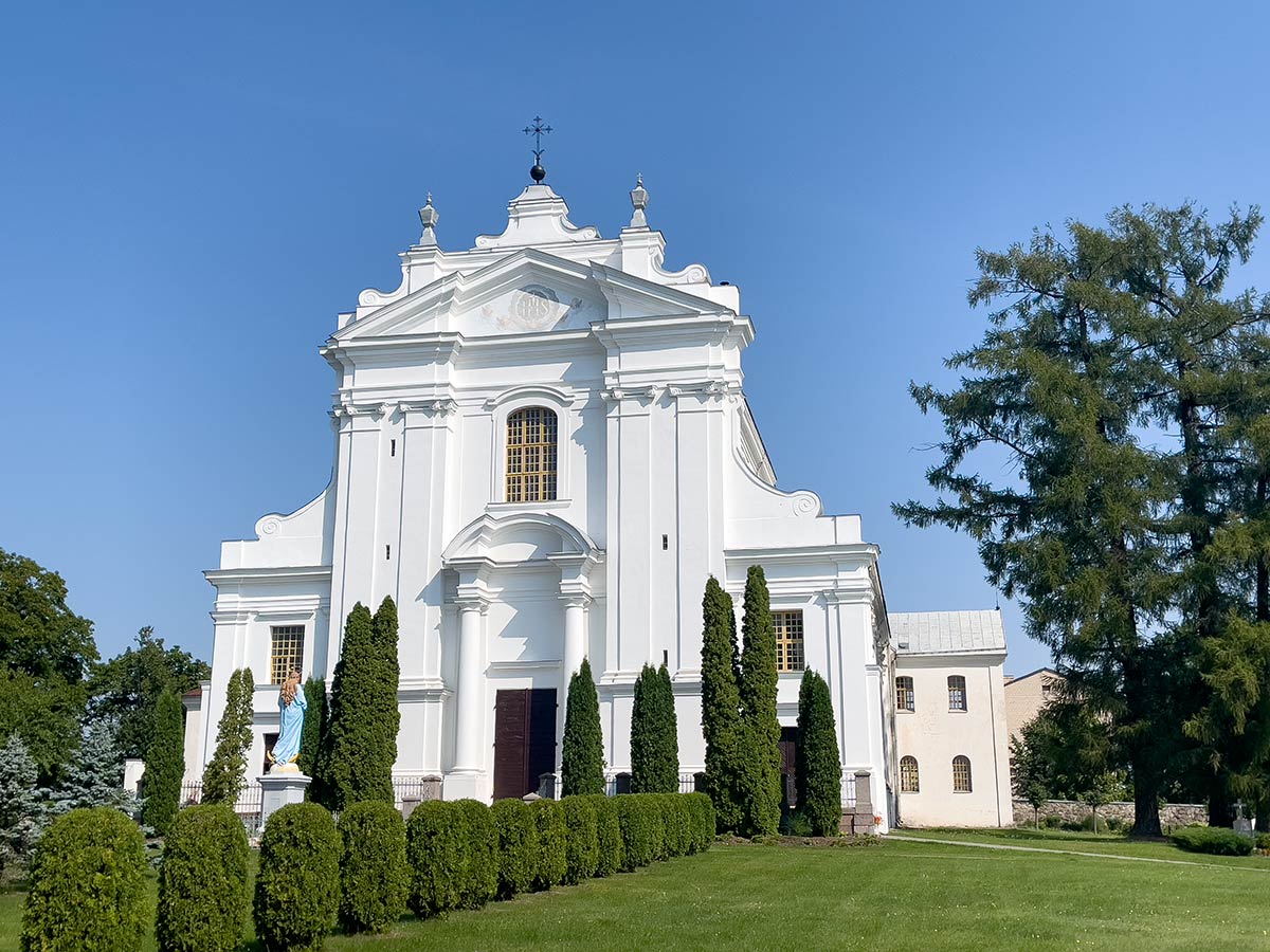 كنيسة القديس لودفيغ الكاثوليكية، كراسلافا