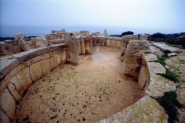 معبد من العصر الحجري الحديث مناجدرا ، جزيرة مالطة