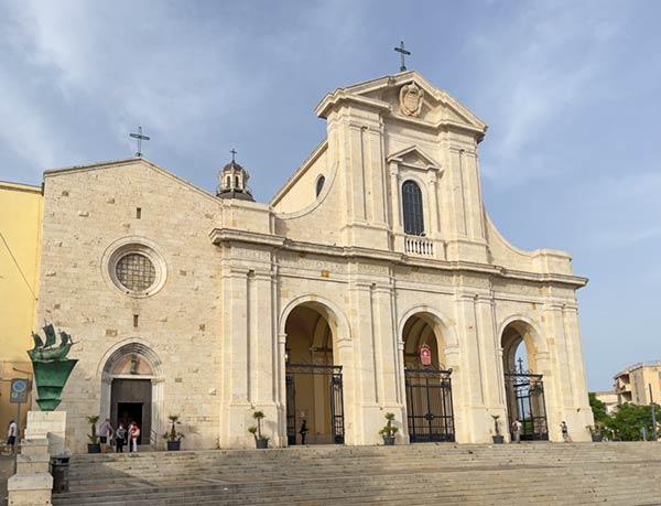 Cagliari Bazilikası Nostra Signora di Bonaria