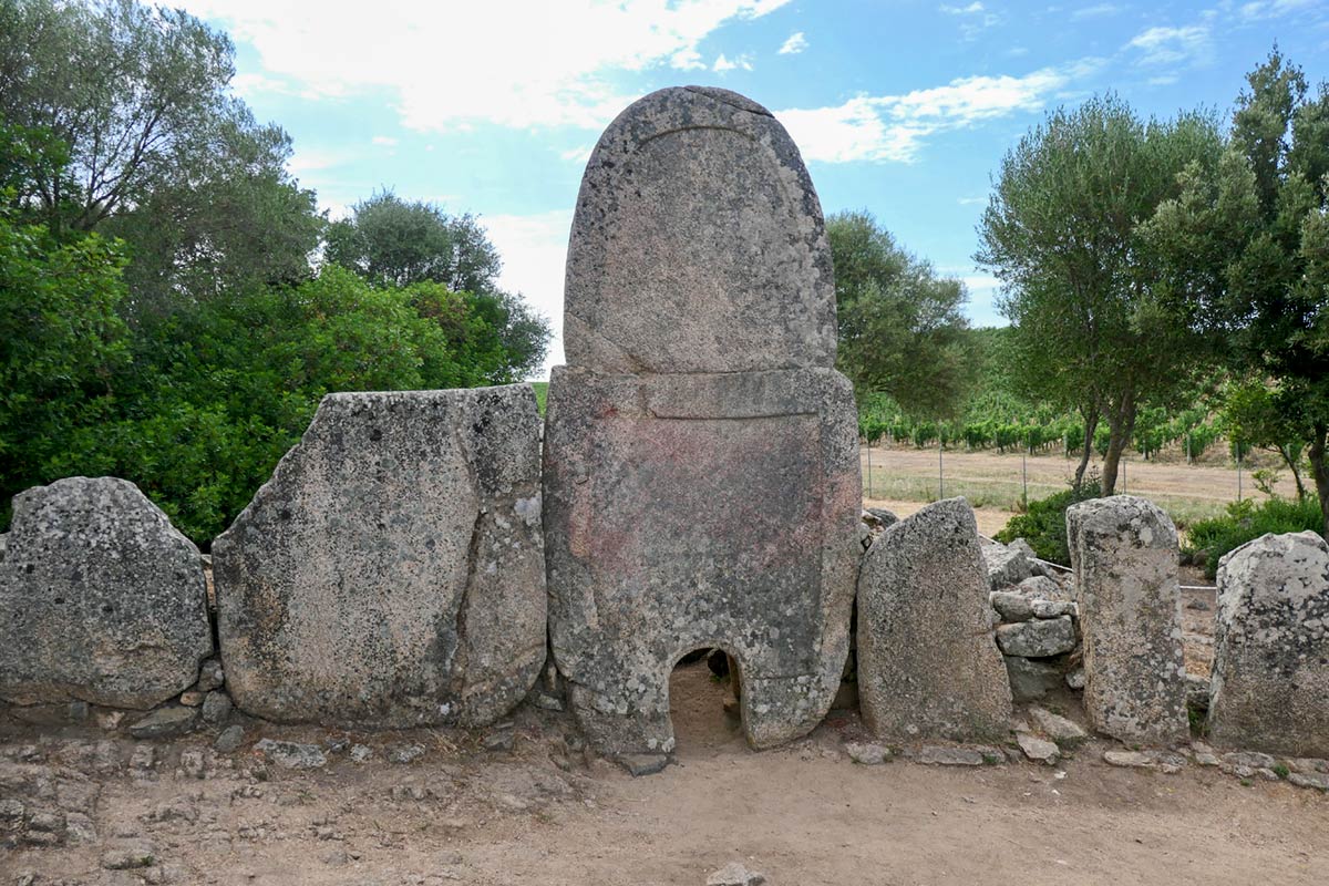 Giganti Coddu Vecchiu'nun Tombası