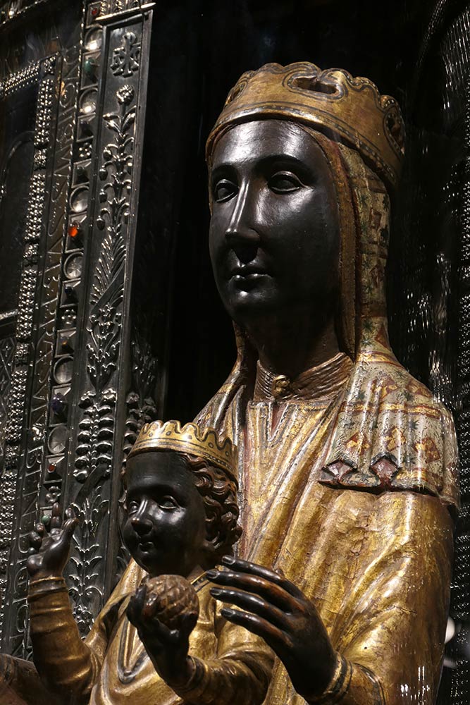 Montserrat, Kara Madonna Bazilikası