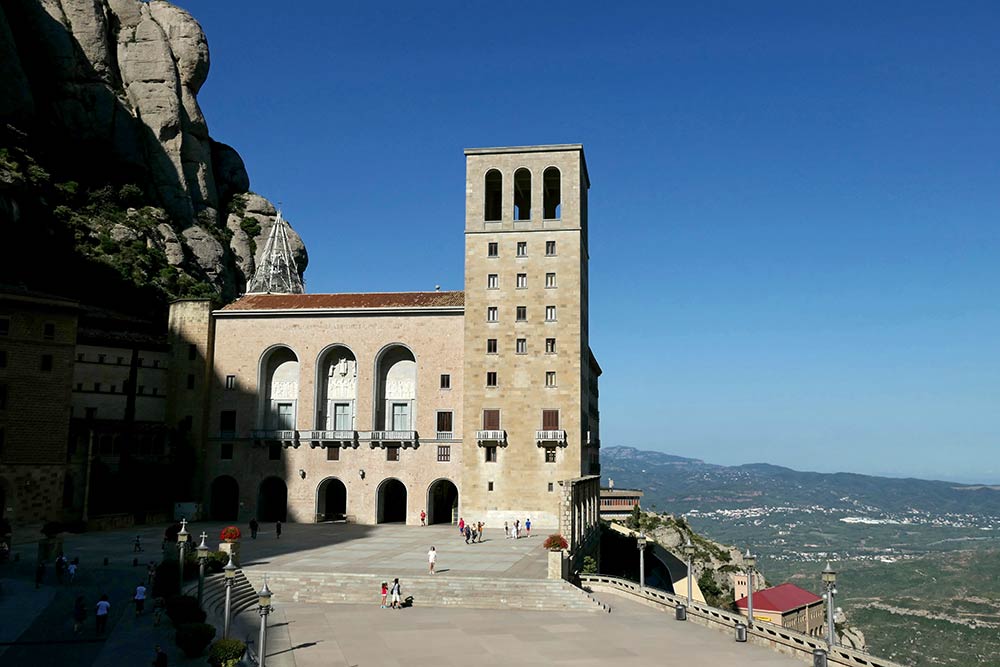 Montserrat, Basilica della Madonna Nera