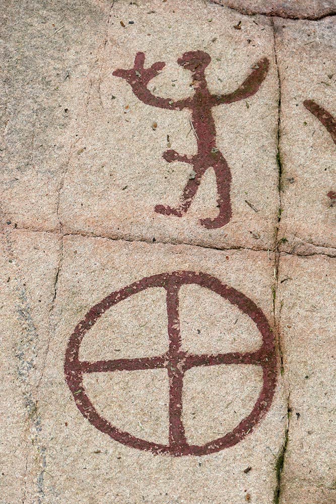 Hällristingarna vid Åby stenmålningar
