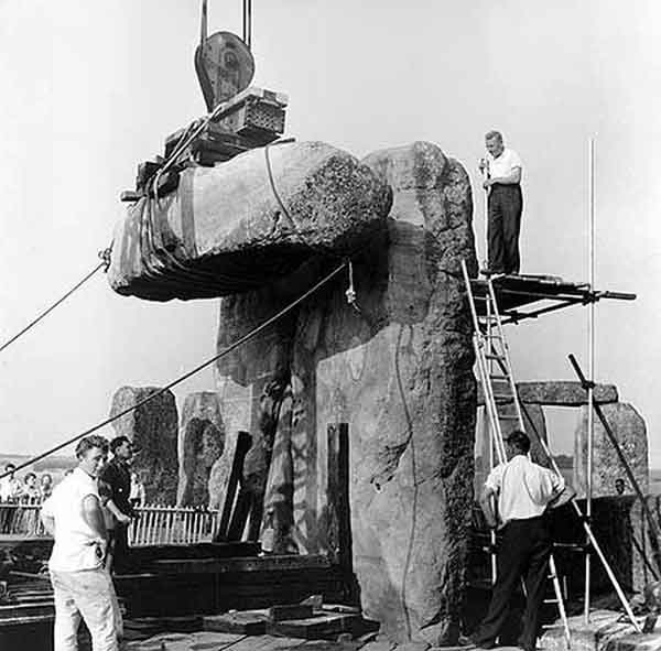 stonehenge reconstruction 600