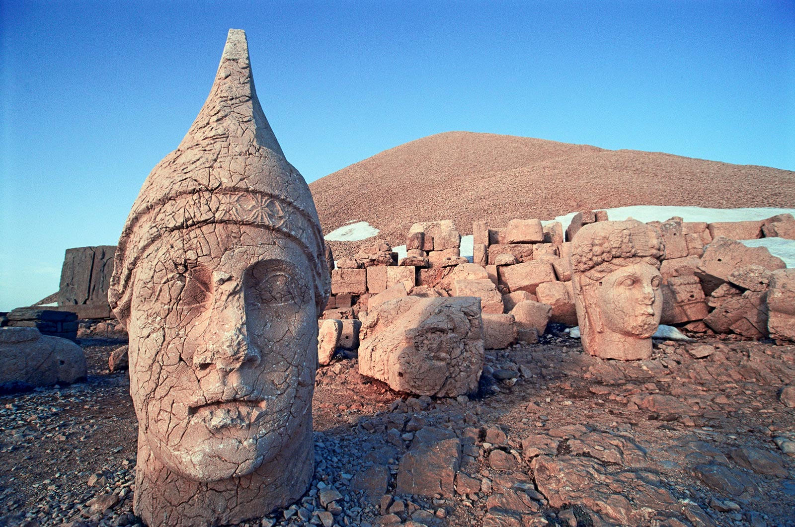 Têtes de pierre au sommet du mont Nemrut Dagi
